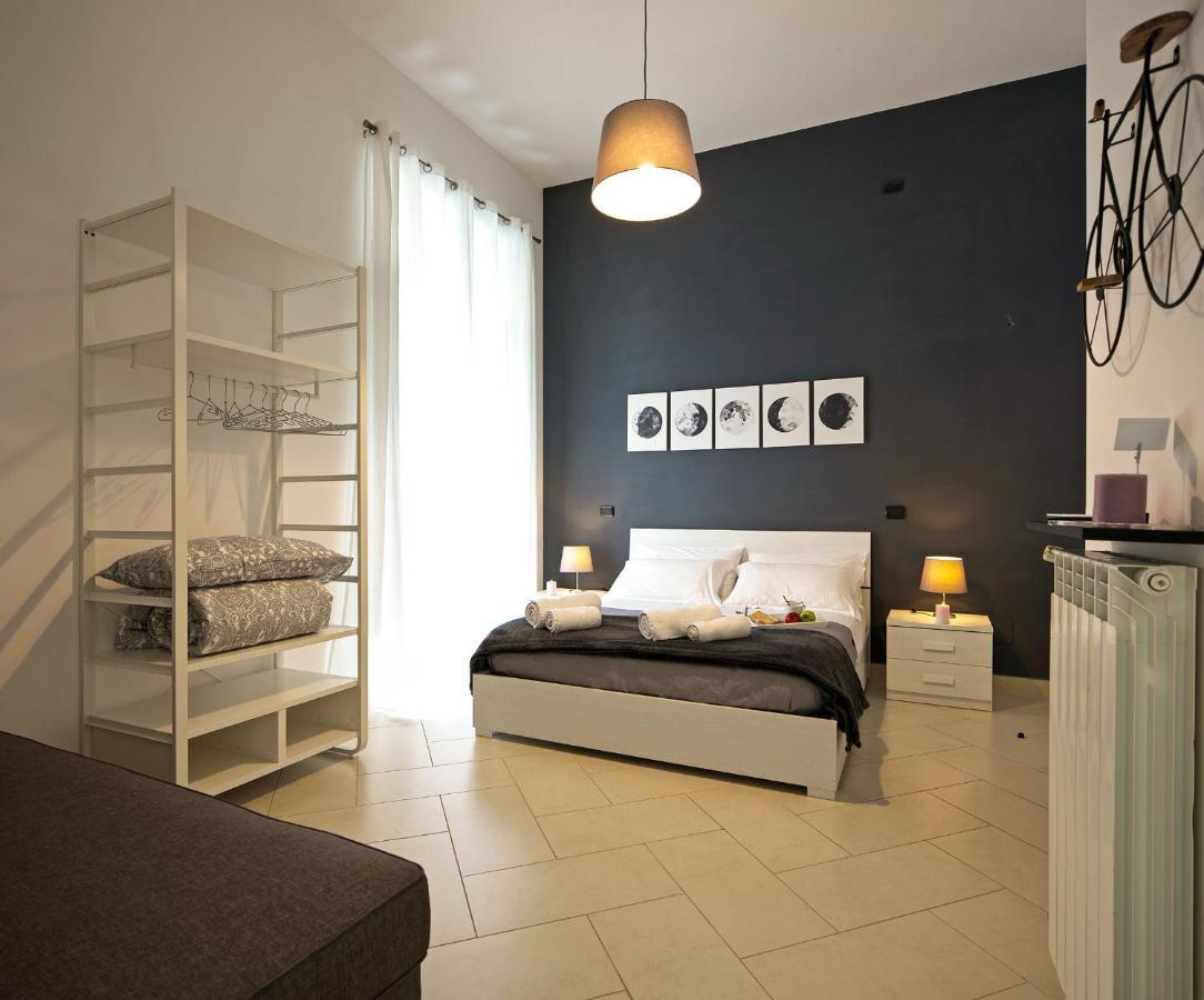 Le Corti Di Napoli Apartments Buitenkant foto