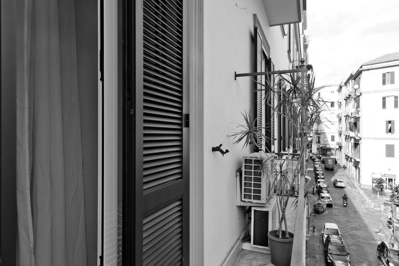 Le Corti Di Napoli Apartments Buitenkant foto
