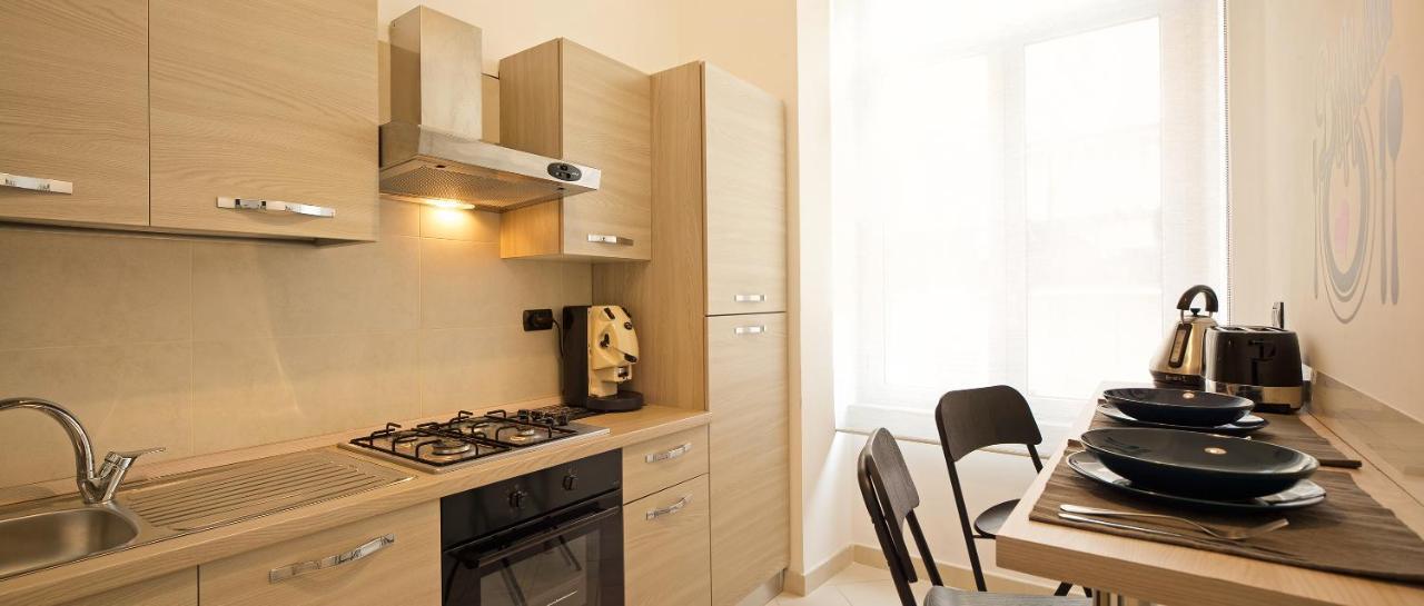Le Corti Di Napoli Apartments Buitenkant foto
