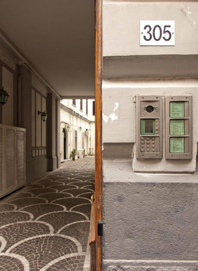 Le Corti Di Napoli Apartments Buitenkant foto